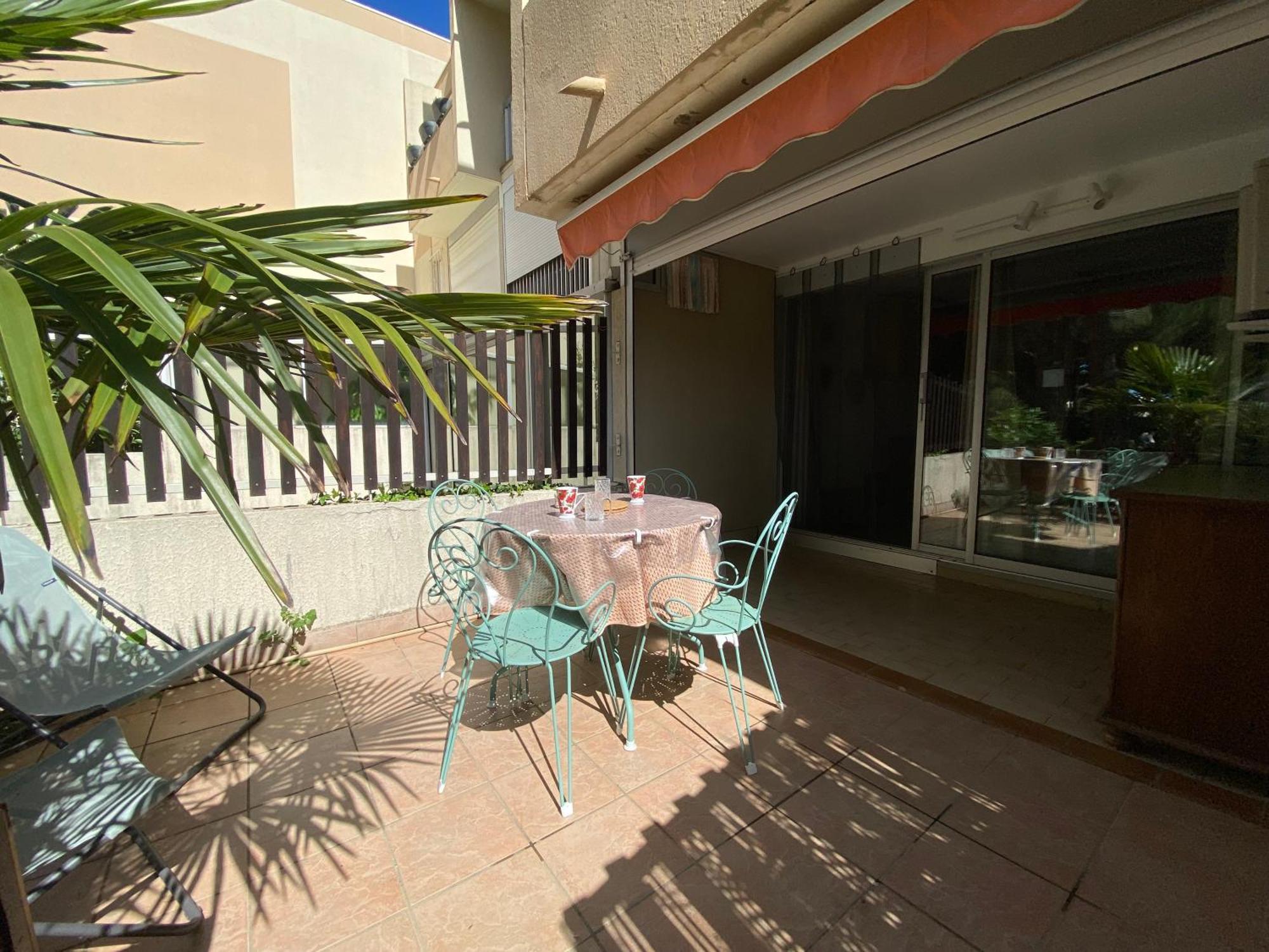 Sol-Y-Days Los Amigos, Studio 4 Couchages En Rez-De-Jardin, Avec Grande Terrasse Et Parking, A 250M De La Plage Le Grau-du-Roi Exterior photo