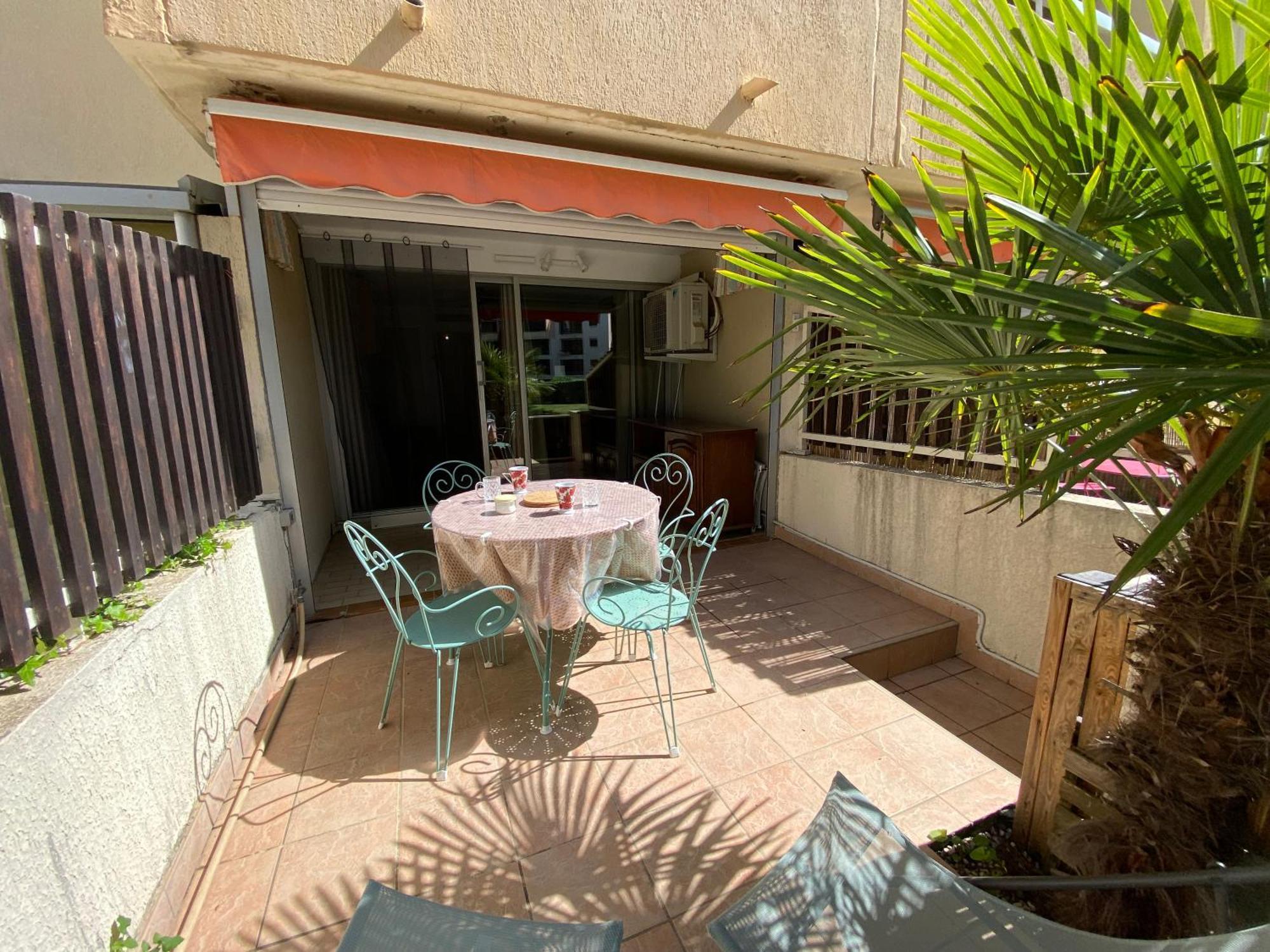 Sol-Y-Days Los Amigos, Studio 4 Couchages En Rez-De-Jardin, Avec Grande Terrasse Et Parking, A 250M De La Plage Le Grau-du-Roi Exterior photo